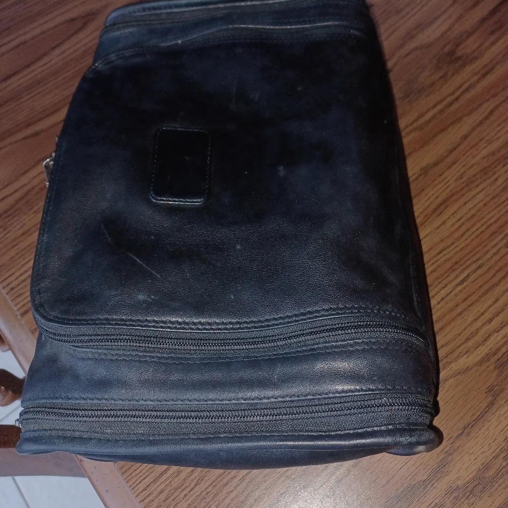 Tumi Vintage Leather Travel Kit, 13x8.5x4